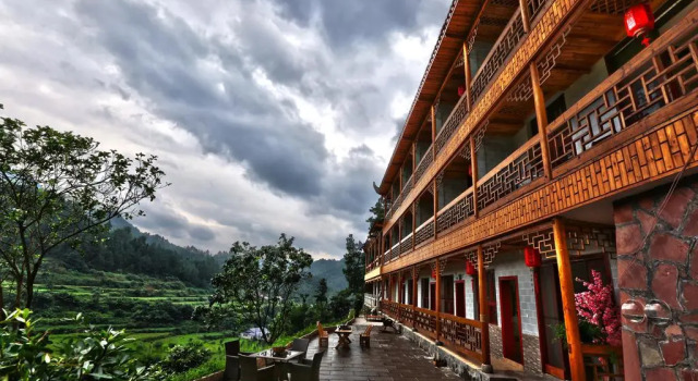 Eden Mountain Village, Prenota Hotel Zhangjiajie Hunan