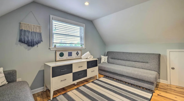 Near Lakes & Resorts: Pet-friendly Long Pond Abode