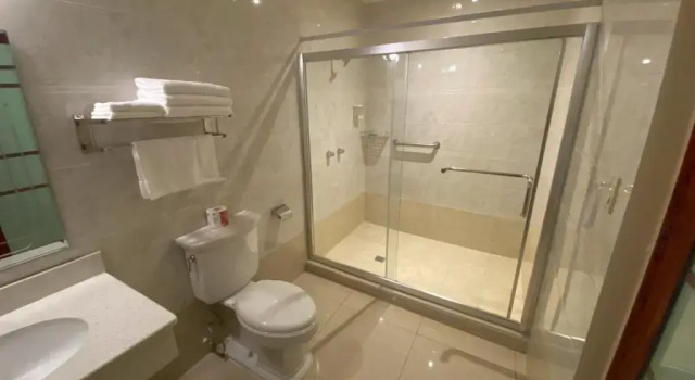 Standard Vierer Familie Zimmer Hotel F Sur Inn