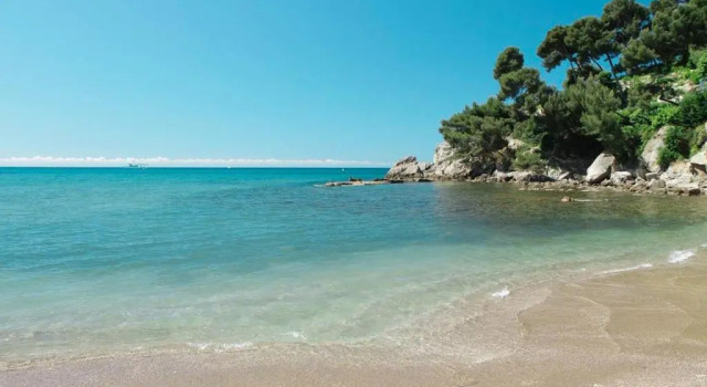 Superbe Rez-de-Villa 6p calme & plage à pied, Забронировать Отель Ле-Праде Var coast, рядом с Пляж Монако