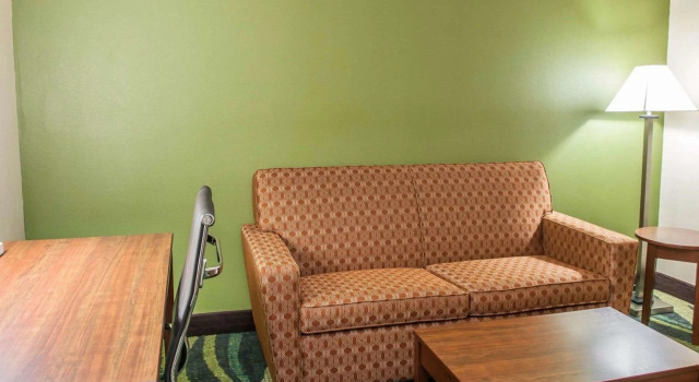 Quality Inn & Suites South Bend Airport, Buchen Sie Hotel South Bend Bundesstaat Indiana