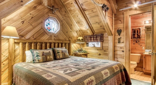 Er84 - Serenity Summit - Great Location. Close To All The Action! 1 Bedroom Cabin by RedAwning
