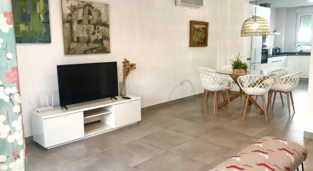 GATU Conil Sunset casa junto el mar con jardín privado, parking gratis y piscina común -Mayores de 21 años y familias, Забронировать Отель Конил-де-ла-Фронтера Коста-де-ла-Лус, рядом с Пляж Фуэнте-дель-Галло