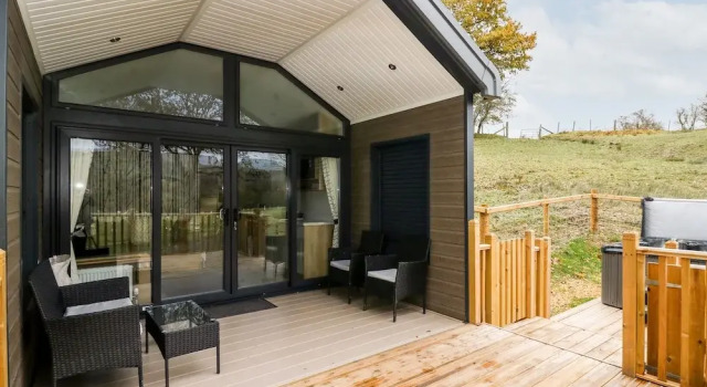 Коттедж Hillside Lodge