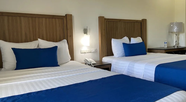 Четырёхместный номер Standard Hotel Calzada Inn