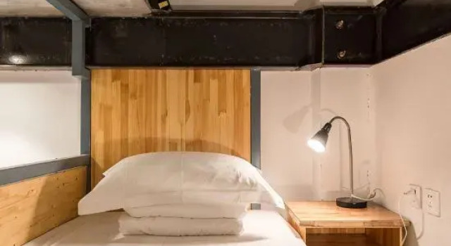 Кровать в общем номере (мужской номер) UniLoft Hostel Dalian