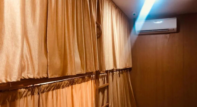 Кровать в общем номере Mabrook Dormitory