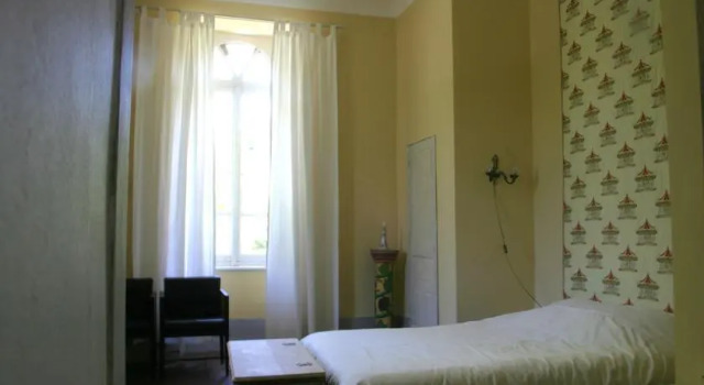 Pradia's Modern Retreat, Book Hotel Labroquere 