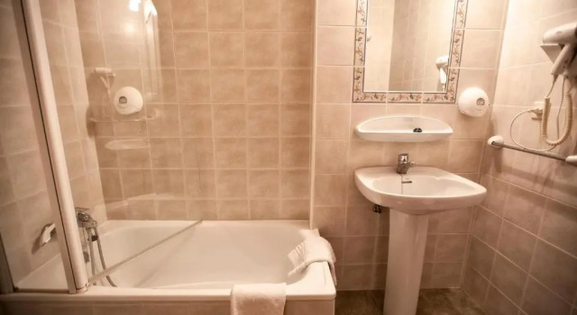 Четырёхместный номер Standard Hotel Covadonga