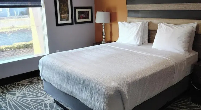 Люкс с 3 комнатами La Quinta by Wyndham Branson