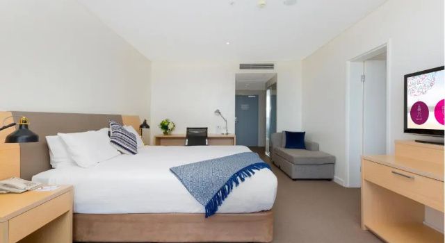 Семейный люкс Sage Hotel Wollongong