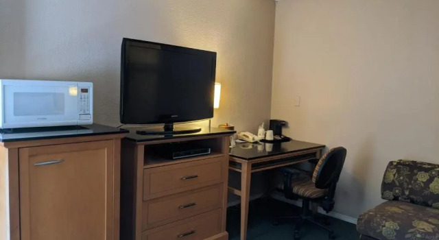 Двухместная студия Howard Johnson by Wyndham Downtown Kamloops