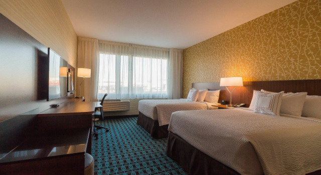 Четырёхместный номер Standard Fairfield by Marriott Regina
