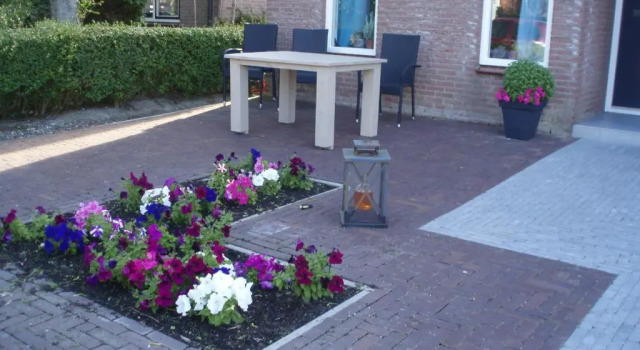 B&B Fam. Tavenier, Book Bed and Breakfast Vrouwenpolder 
