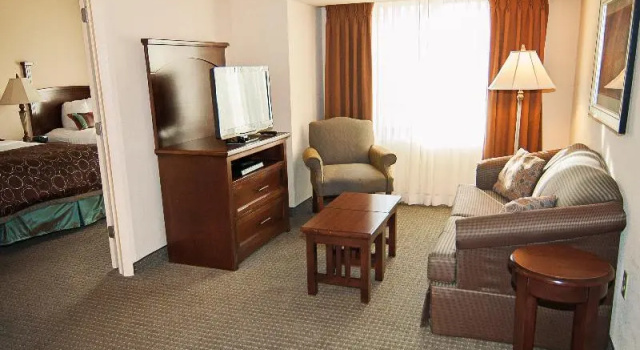 Двухместный номер Standard c 1 комнатой Staybridge Suites Wichita by IHG