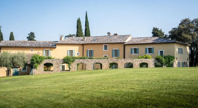 Château les Crostes, Забронировать Замок Лорг Вар
