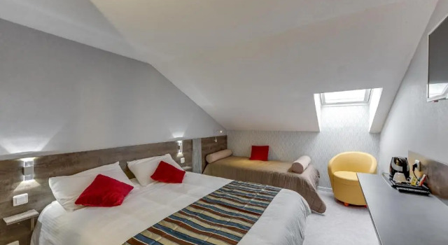 Номер Deluxe Confort Hôtel Thouars