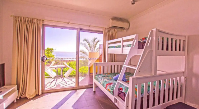Семейный номер Standard с видом на море Onslow Beach Resort
