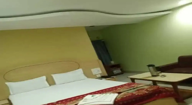 Elegant Luxury Nest Deoghar, Boek Hotel Hotels in Deoghar met parkeren, Parkeren