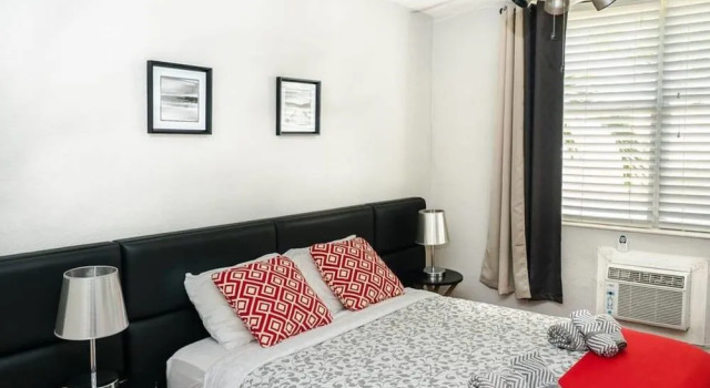 713 Miami Beach Apartments, Забронировать Апартаменты/квартира Апартаменты Майами-Бич, рядом с Еврейский музей Сэнфорда Л. Зиффа, Апартаменты/квартира