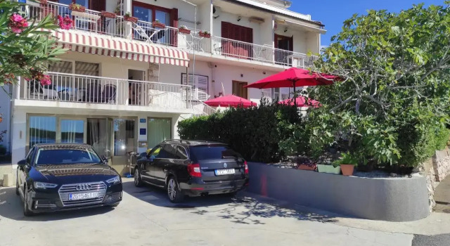 Apartment Rukavina, Prenota Appartamento Hotel a Isole Quarnerine con parcheggio, Parcheggio