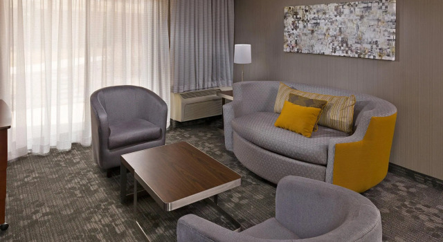 Люкс Courtyard by Marriott Harrisburg Hershey