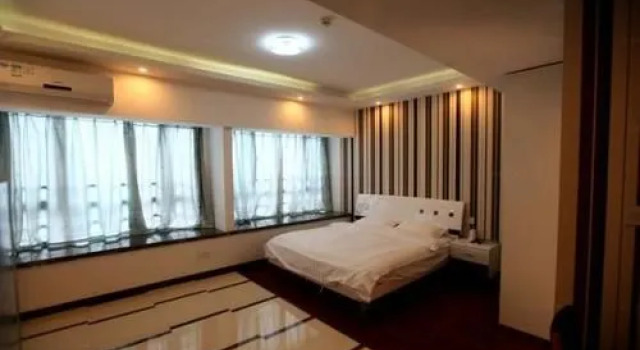Nanchang Yijia Loft Apartment Hotel, Rezerwuj Apartament Hotele w Xinjian z parkingiem, Parking
