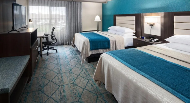 Четырёхместный номер Standard Bismarck Hotel and Conference Center