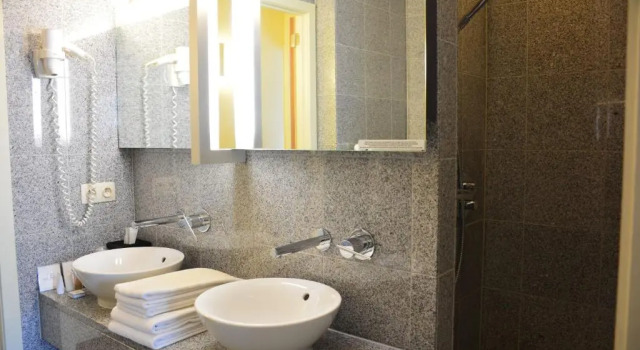 Четырёхместный номер Standard COSMOPOLITE Hotel - Nieuwpoort-Bad