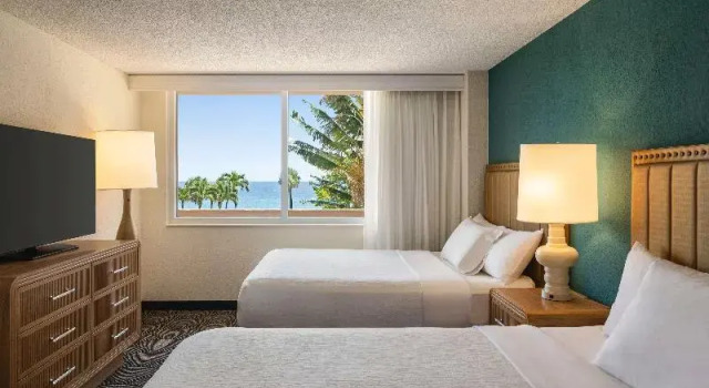Люкс с частичным видом на океан Embassy Suites by Hilton Deerfield Beach Resort & Spa