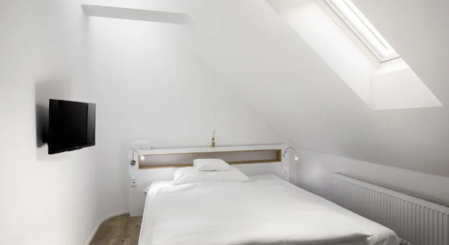Двухместный номер Standard Hotel 100