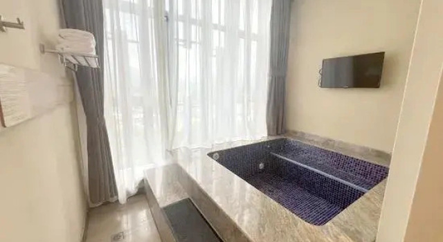 Suite Baihualin Hot Spring Valley Hotel