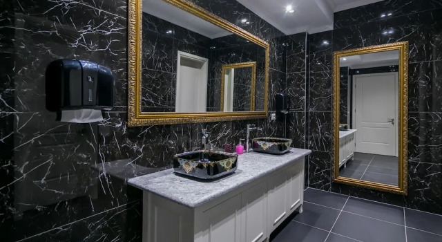 Двухместный номер Standard с балконом Legacy Boutique Hotel