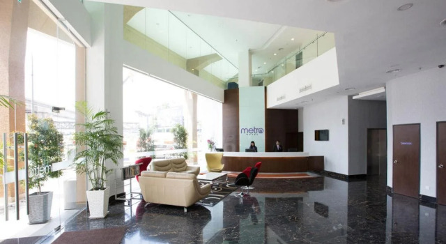 Metro Hotel @ KL Sentral, Забронировать Отель Отели Куала-Лумпура с парковкой, рядом с Башни-близнецы Берджая Таймс-Сквэр, Парковка