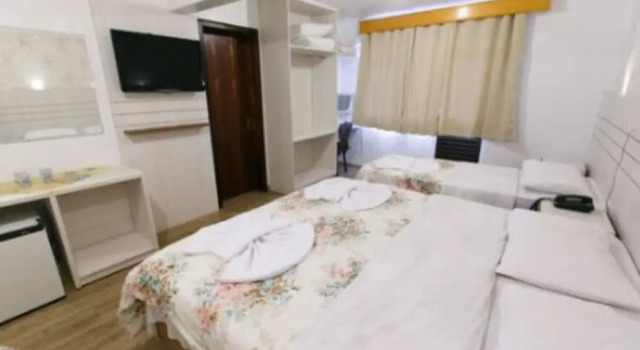 Четырёхместный номер Standard с балконом Hotel 13 Linden