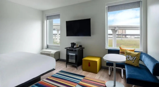 Номер Standard Aloft by Marriott Austin South
