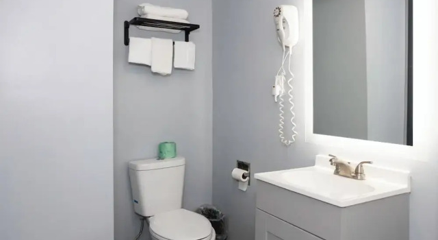 Четырёхместный номер Standard Hillsboro Inn & Suites