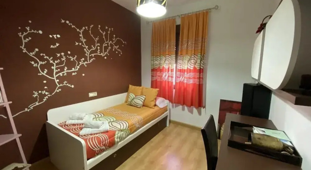 Pop House, Book Hotel Hoteller i Úbeda med parkering, Parkering