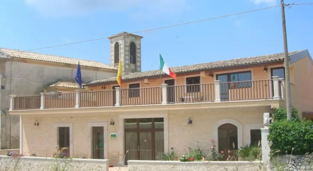 Borgo Rigolizia Residence Turistico, Забронировать Отель Палаццоло-Акреиде Долина Ното