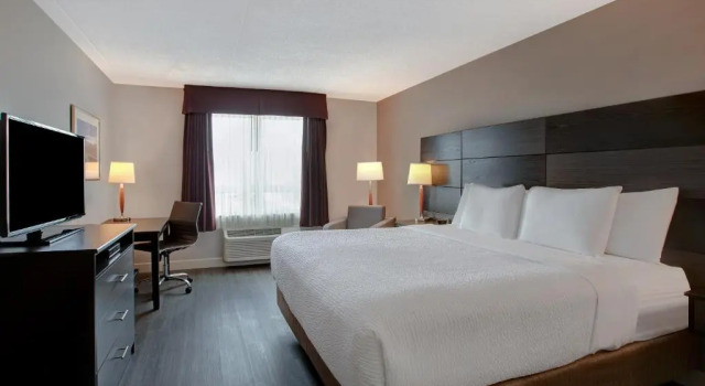 Номер Standard Days Inn & Suites by Wyndham Collingwood
