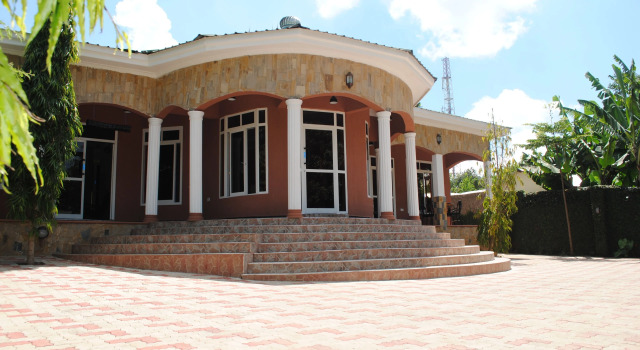 Saruni River Lodge