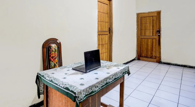 Hotel O Nurul Homestay Syariah, Book Hotel Hoteller i Gresik med parkering, Parkering