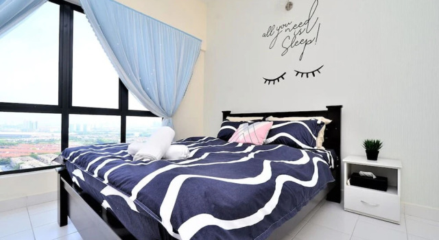 6-8 pax SetiaWalk 5min LRT Cozy Apartment Puchong