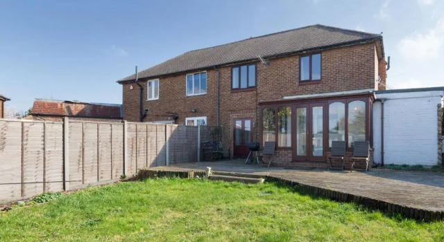 Апартаменты Suites by Rehoboth - Eton House - Orpington