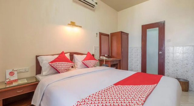 Номер Deluxe OYO 1090 Hotel Anging Mammiri Makassar