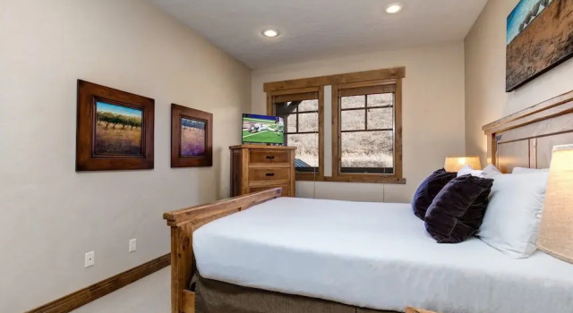 Town Pointe C304 3 Bedroom Condo by RedAwning, Забронировать Апартаменты/квартира Парк-Сити Deer Valley - The Canyons, рядом с Горнолыжный подъемник First Time Lift