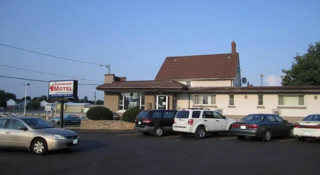 Canadiana Motel, Boek Motel  