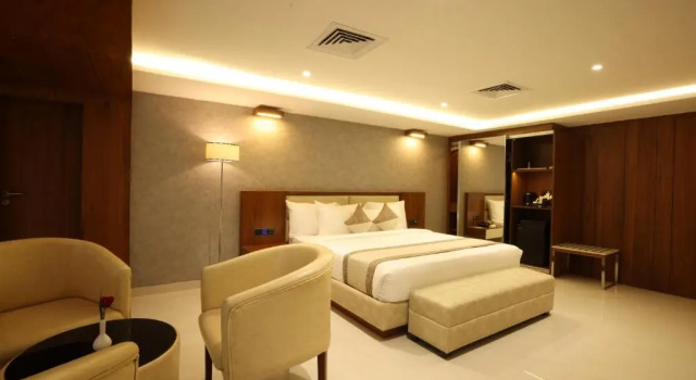 Люкс Deluxe Royal Plaza Suites by RAK Rooms, Mangaluru
