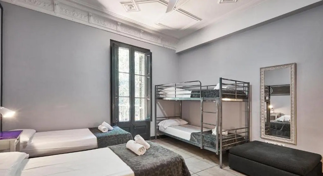 Четырёхместный номер Standard Ella Hostel Gran Vía