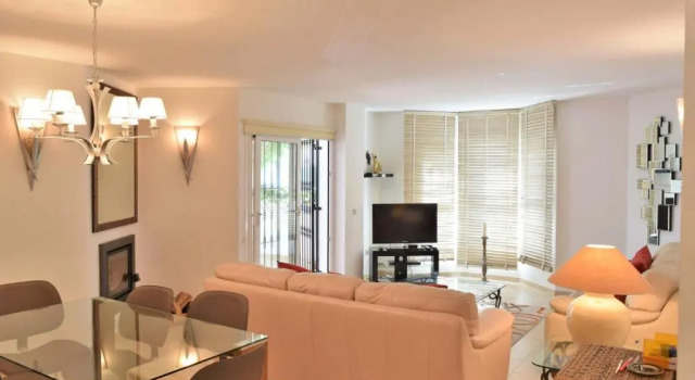 Ático duplex en Los Naranjos, Marbella, Забронировать Отель Марбелья Коста-дель-Соль, рядом с Художественный музей Ralli
